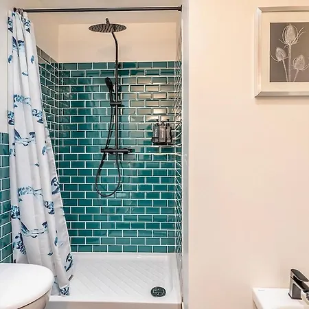 5min To Center - 6 Guests *